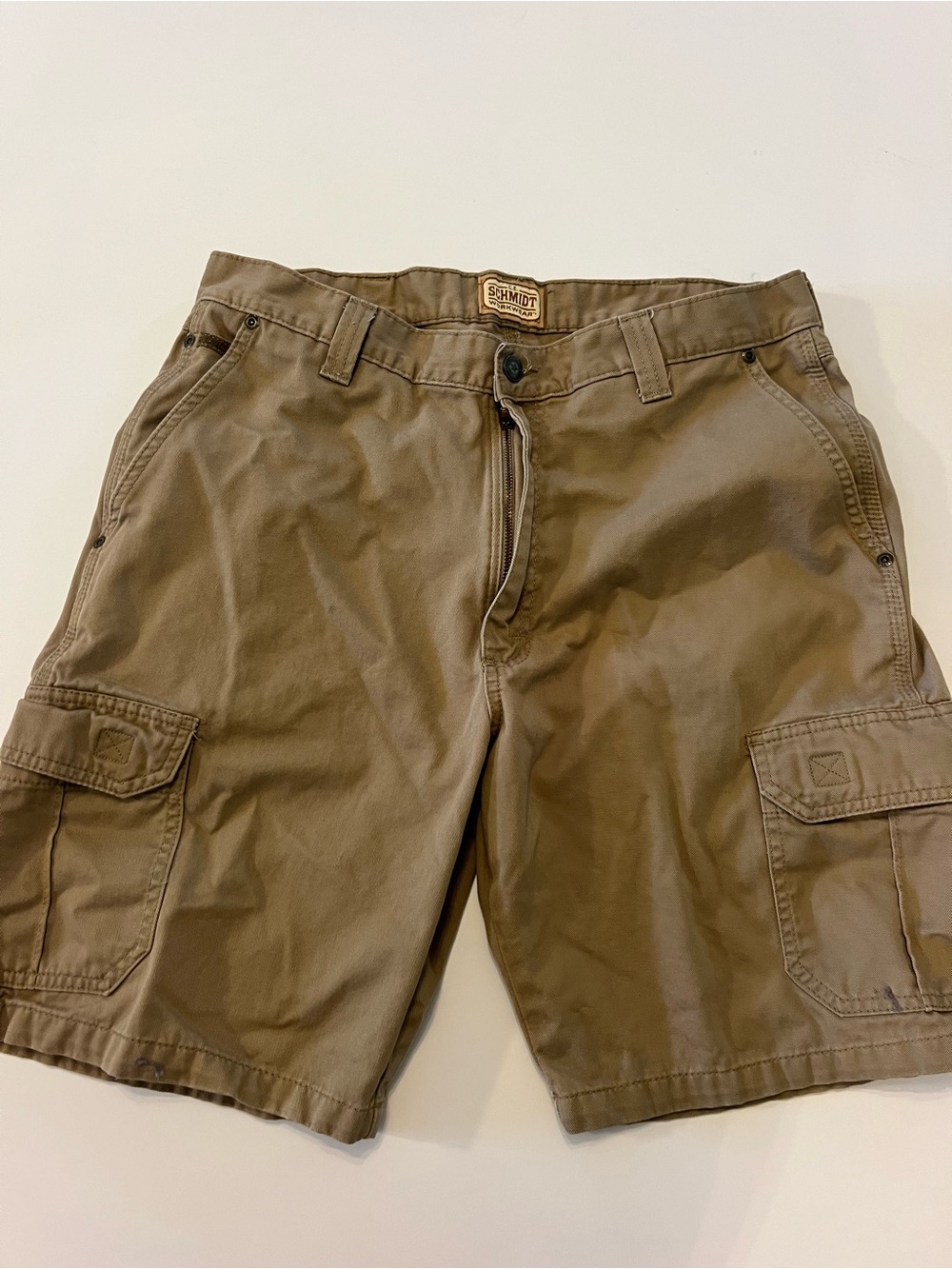 Schmidt Men’s Tan Cargo Shorts — Utility Pockets & Casual Fit